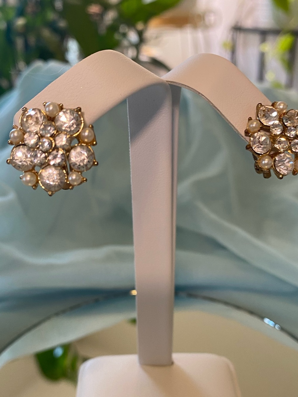 FASHION RHINESTONE CLIP ON EARRINGS - Picture 3 of 8